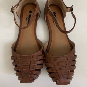 Brown Makalu Sandals